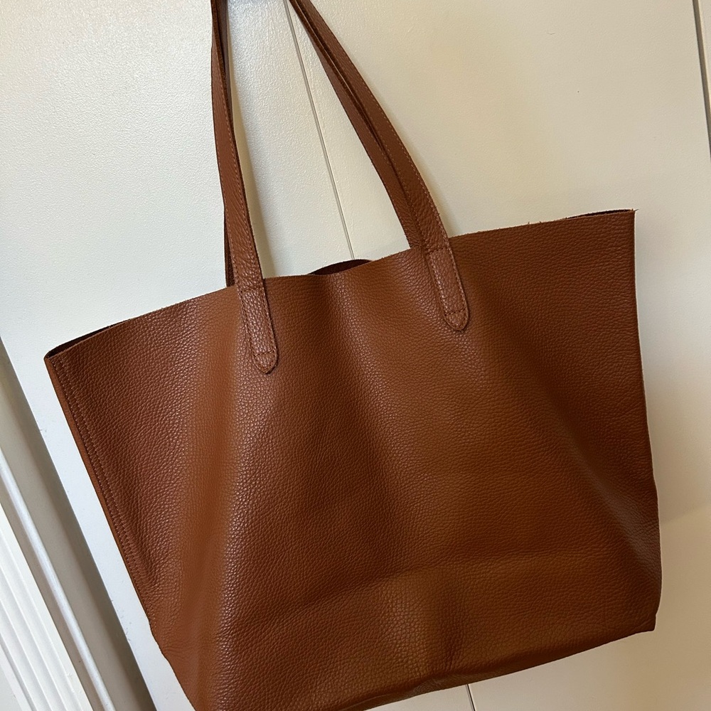 Cuyana Unstructured Pebbled Leather Tote Bag - EUC